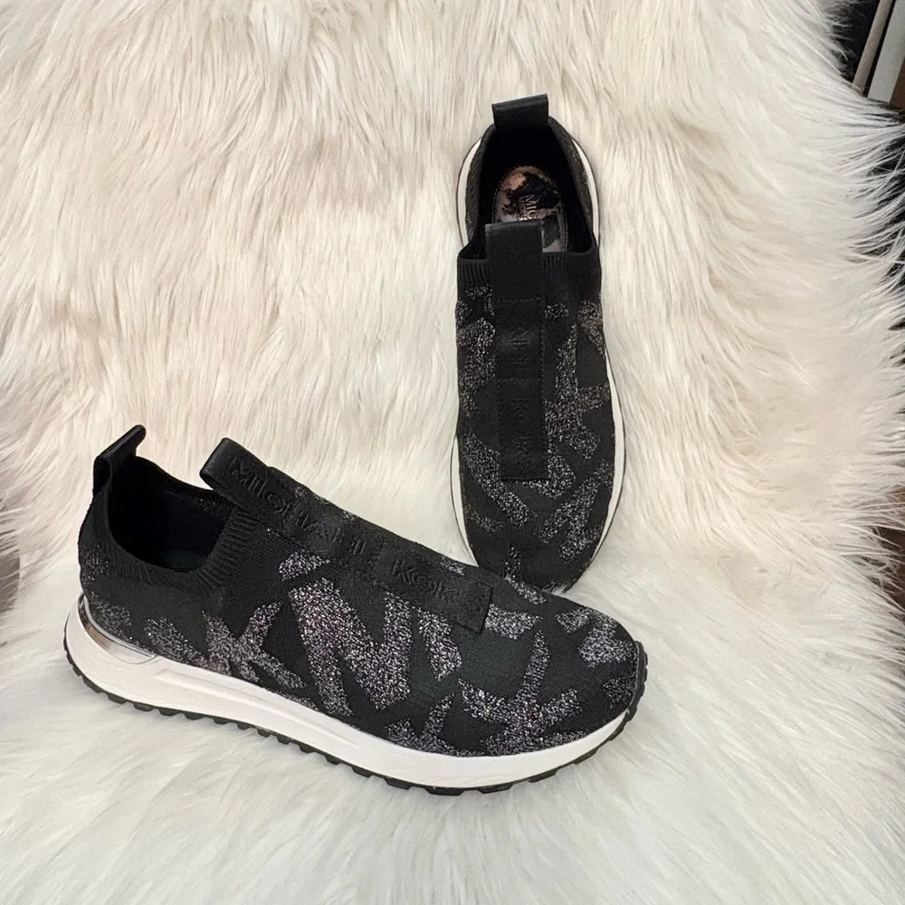 Michael Kors Sneakers🖤🩶